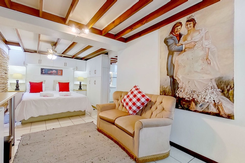 Executive Couples Suite Strand view 3