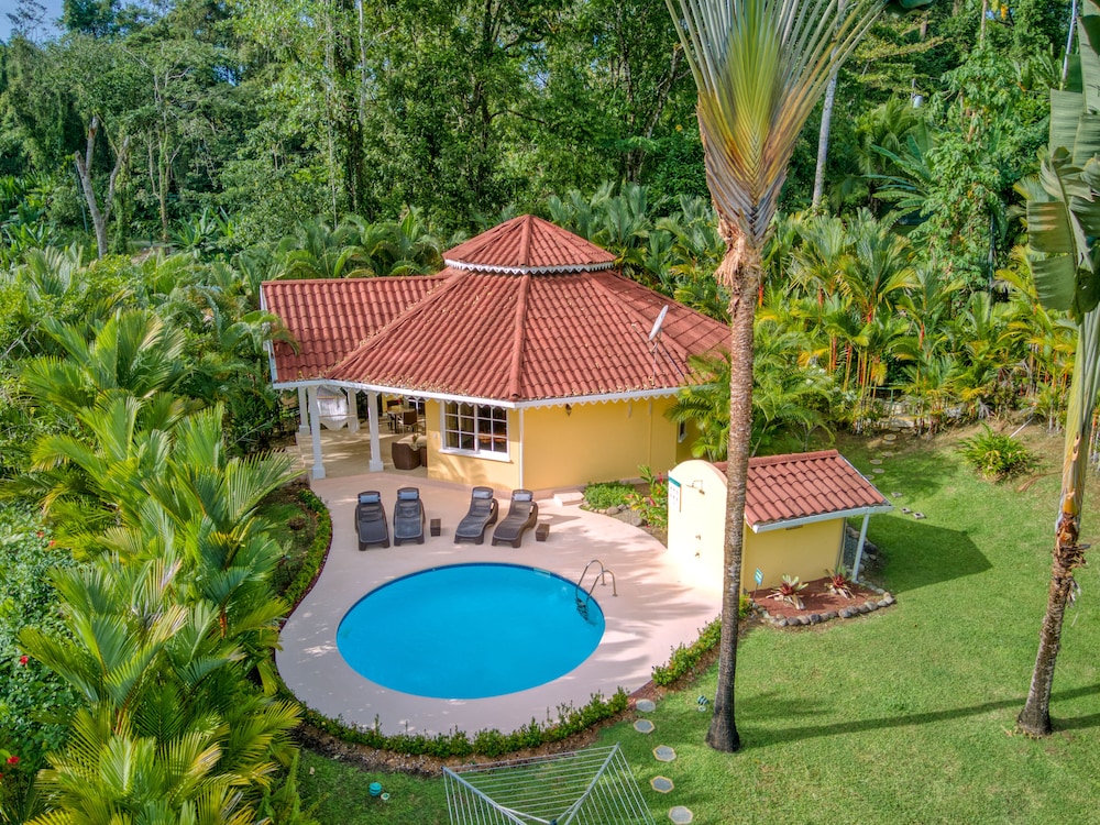 Lomas del Caribe
