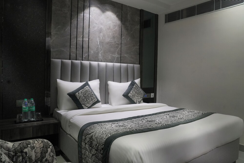 Hotel Mountain Bliss new delhi