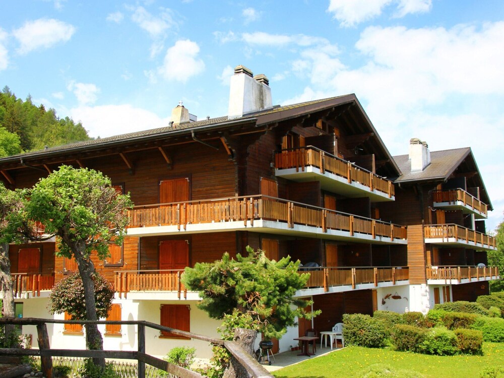 Trendy Apartment in the Heart of Hills