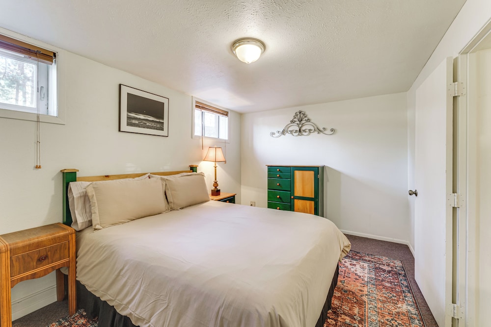 Walk to Angel Fire Resort: Condo w/ Furnished Deck