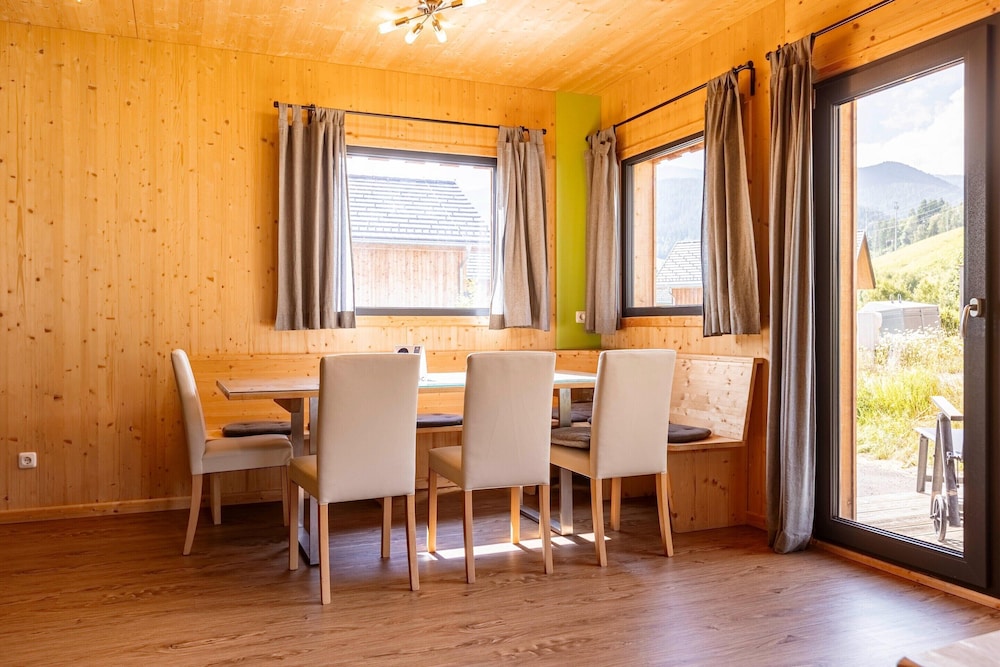 Cosy Chalet With Sauna