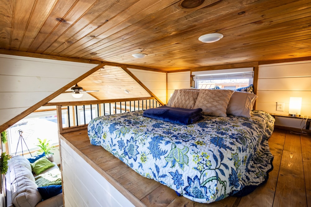 Sojourn Lodging