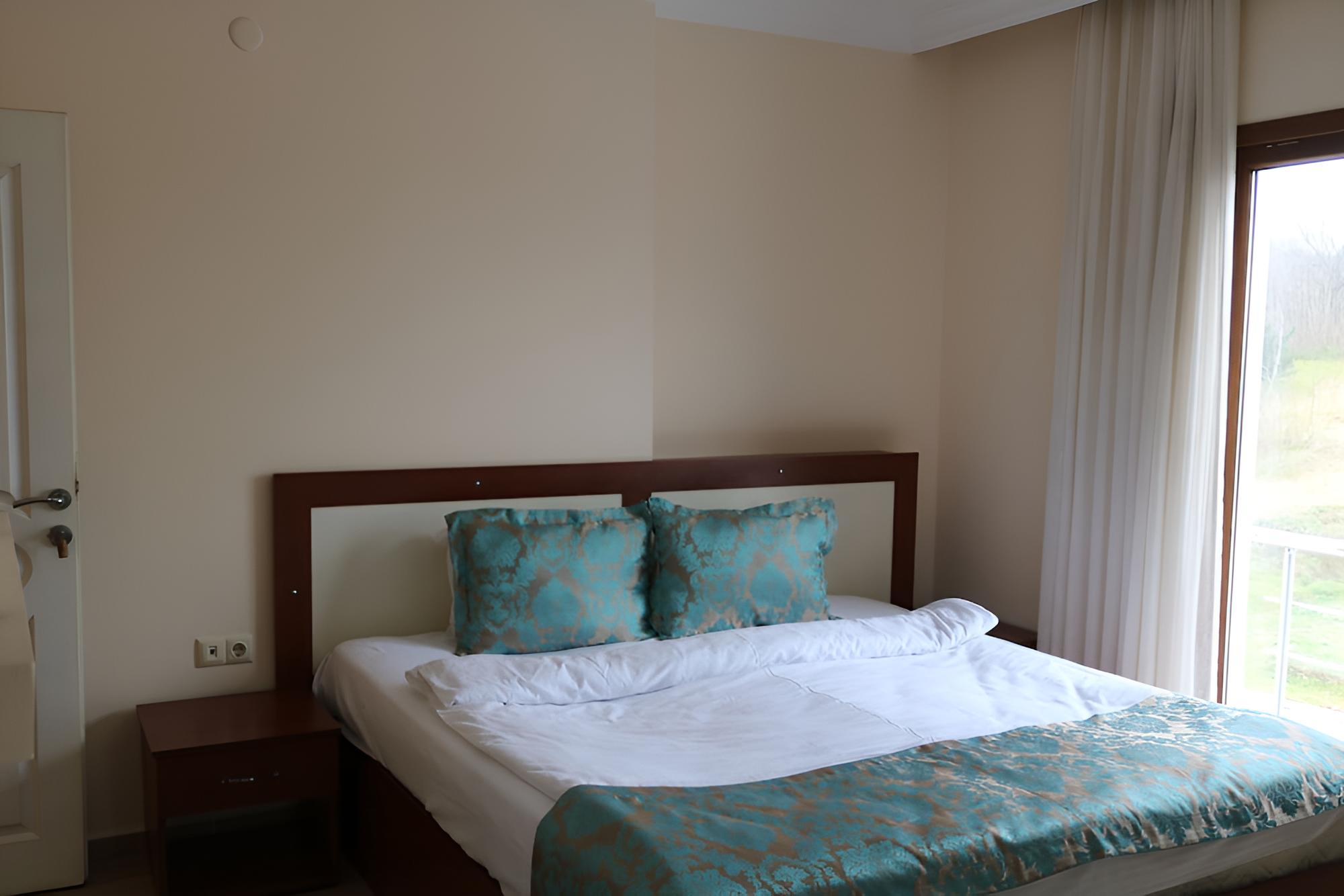 Manolyam Otel