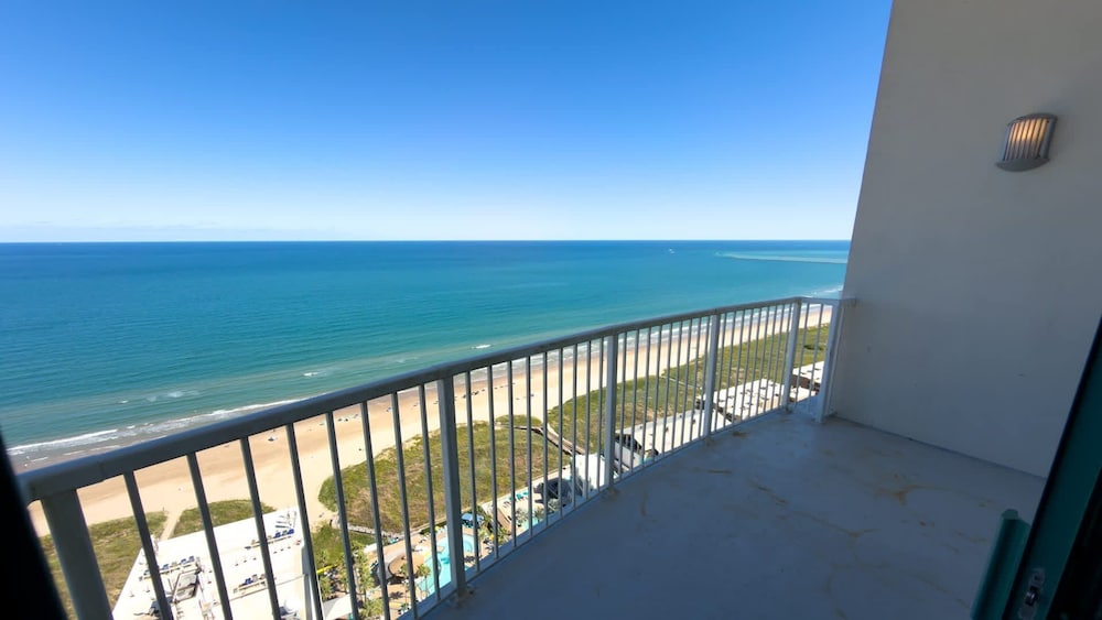 Penthouse Jr Unrivaled Luxury Insane Views 3 Bedroom Apts