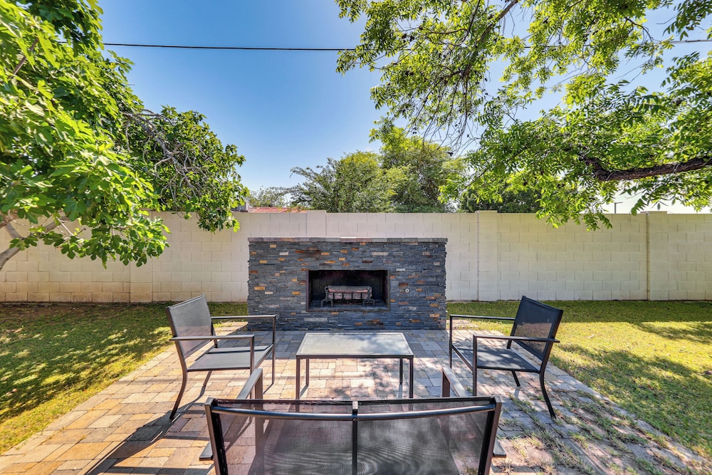 Large Yard & Patio: Historic District Home in Mesa