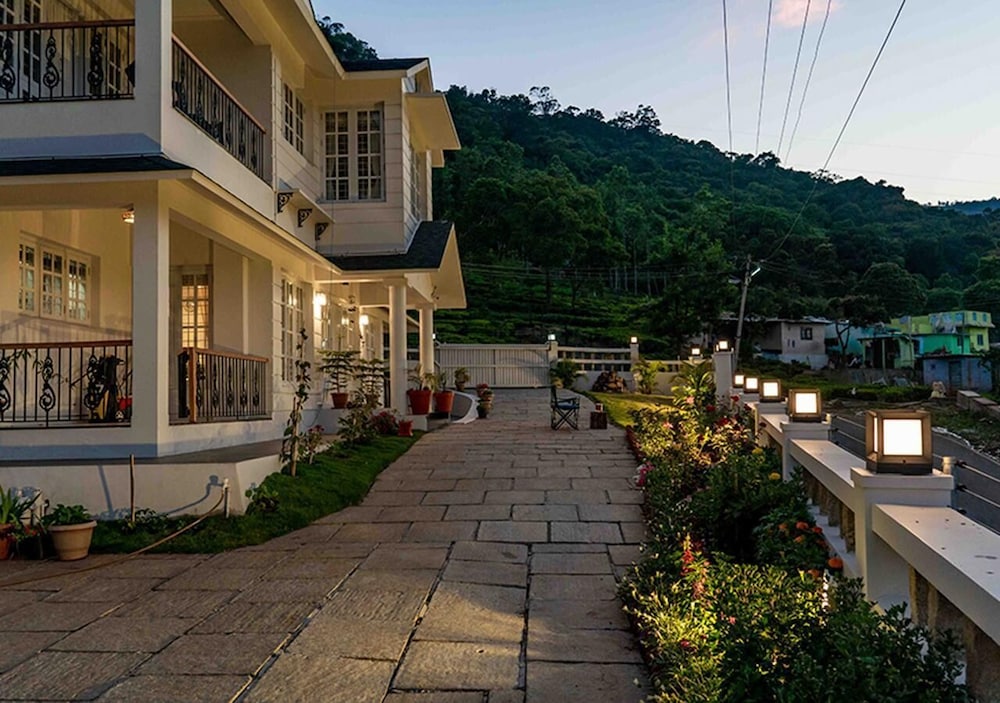 Pihoo Villa by Vista Rooms view 2