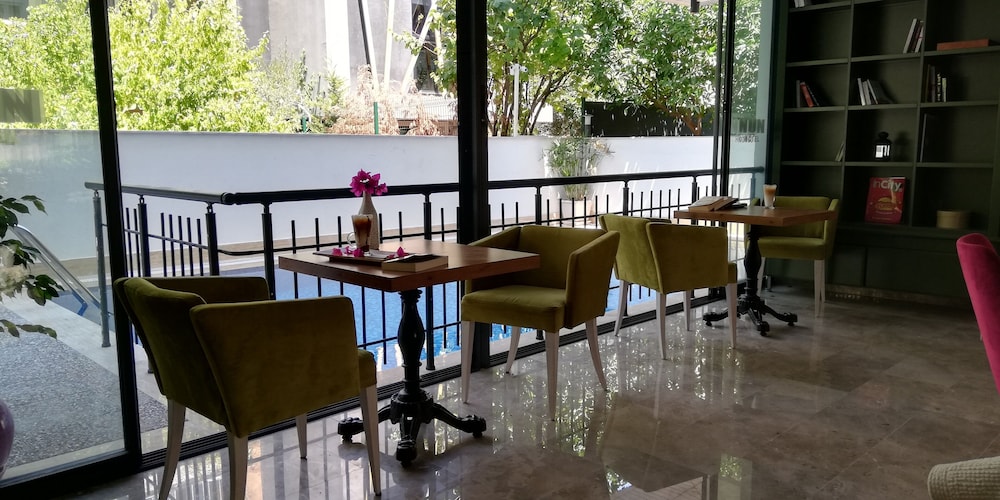 Nun By Laren Hotels - Image 69