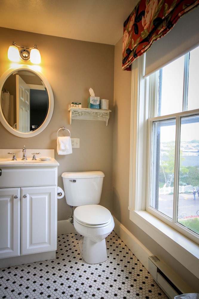 Harbour View Inn