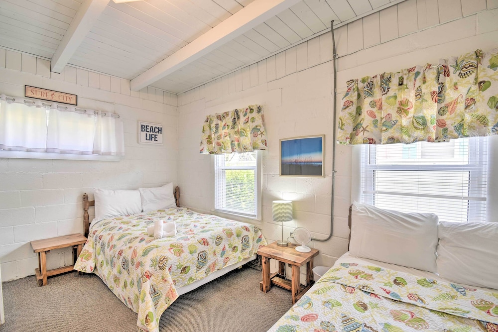 Steps to Ocean: Breezy Myrtle Beach Bungalow! view 4