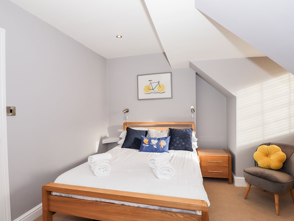 Lakestone Cottage