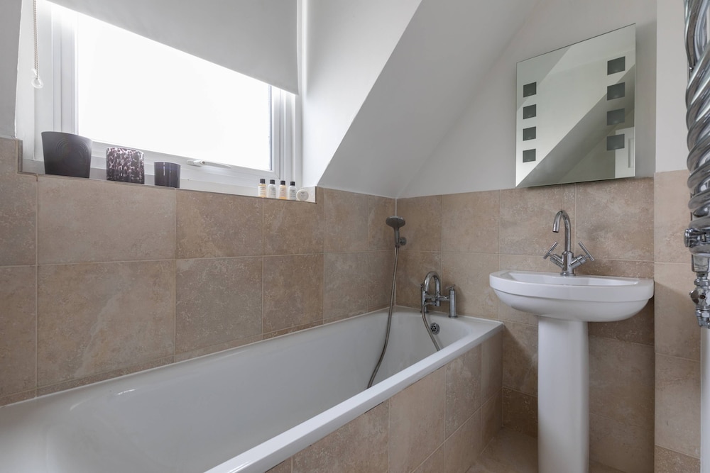 Princes Gate Mews III by Onefinestay