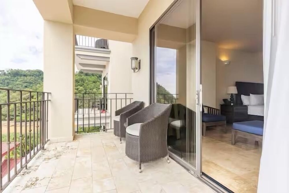3 Bedroom Condo in Croc's Casino Resort