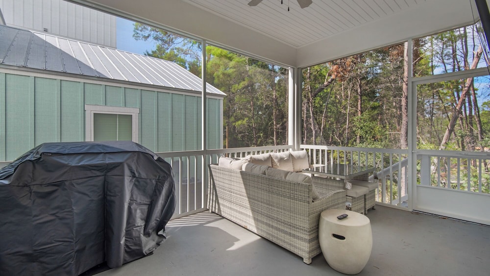 Spacious 4BR With 2 Master Suites, Golf Cart, .3 Miles to Beach - Sleeps 15