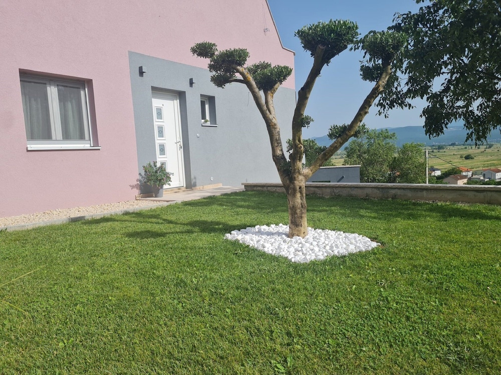 Villa I&N