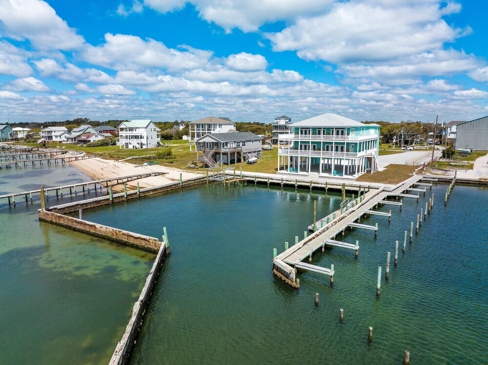 Shell Point 2 Bedroom Condo by RedAwning view 3