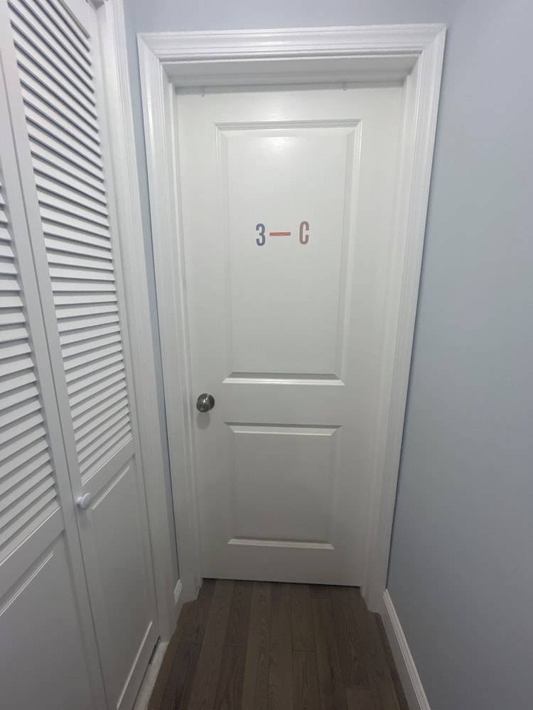 Cozy 2-3 Bedroom Apt in Center City