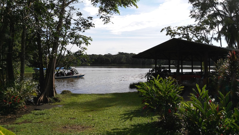 Lirio Lodge