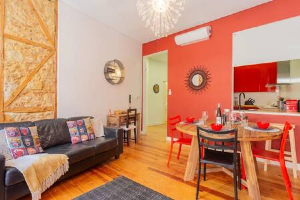Old Town Chiado Balcony Aircon by LD Apartments
