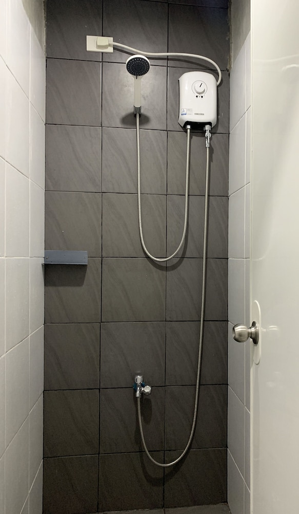 Cebu Vacations - HappyNest Hostel Cebu - Property Image 2