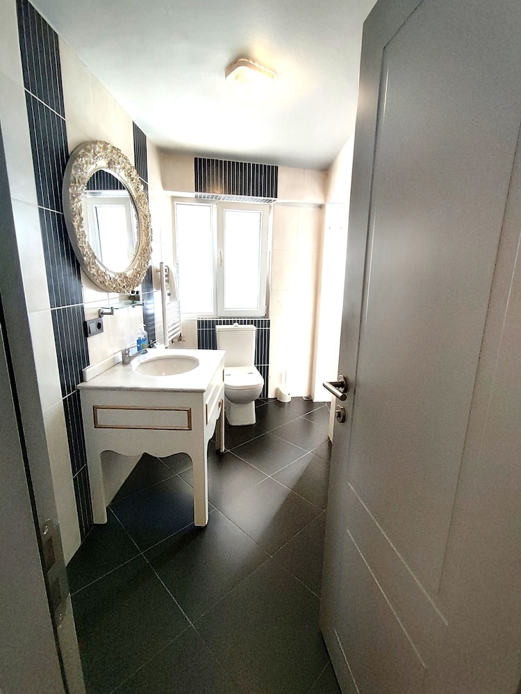 Galata World Otel - Image 35