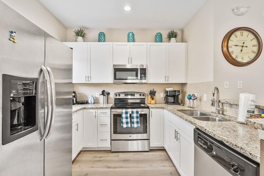 Luxury 4bdr House Gated Community Near Disney 181