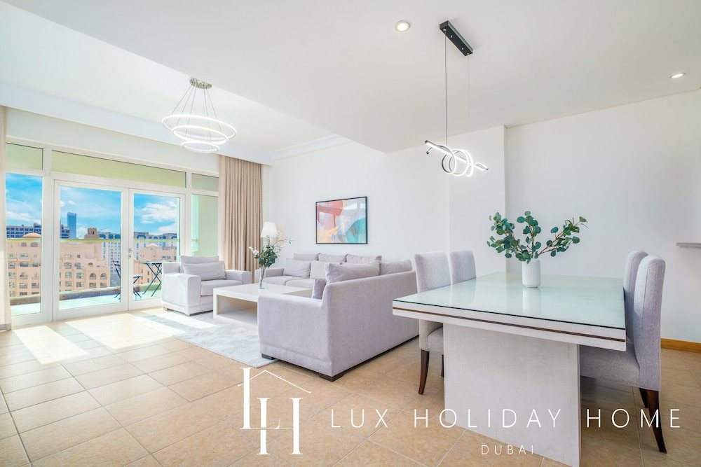 LUX The Palm Island Shoreline Suite