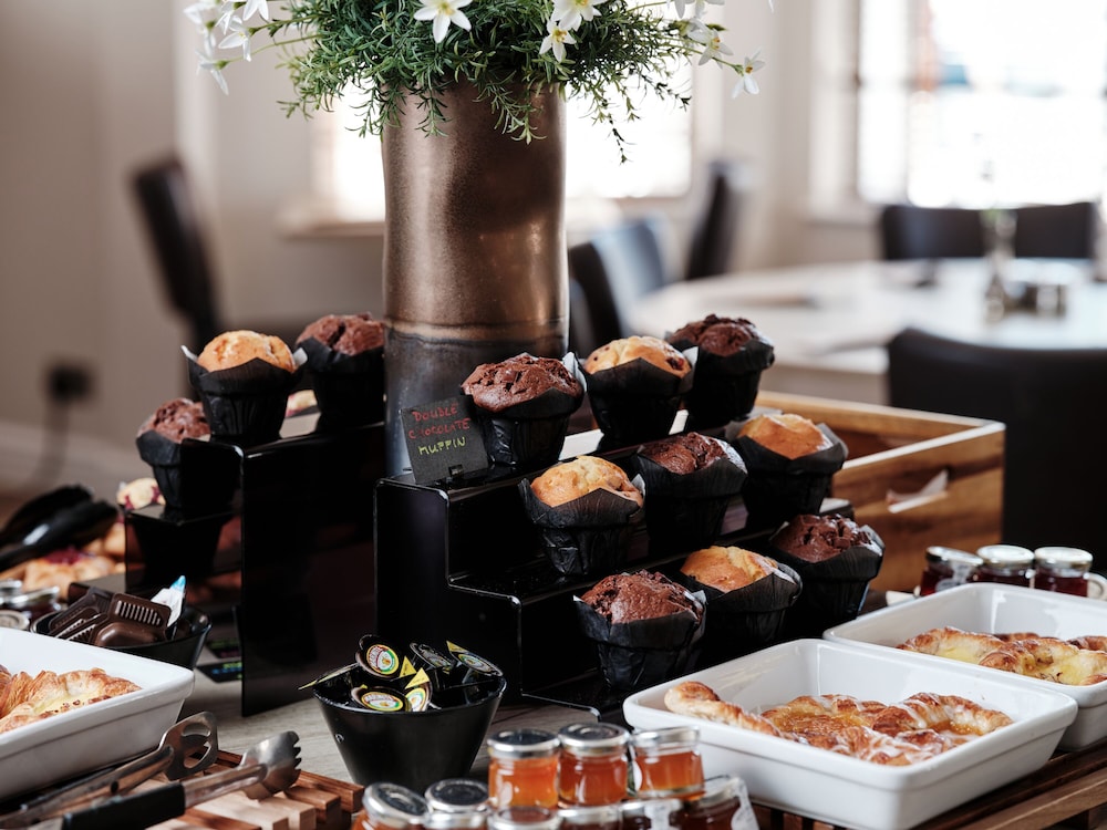 Oxford Vacations - Linton Lodge Hotel, BW Signature Collection - Property Image 1