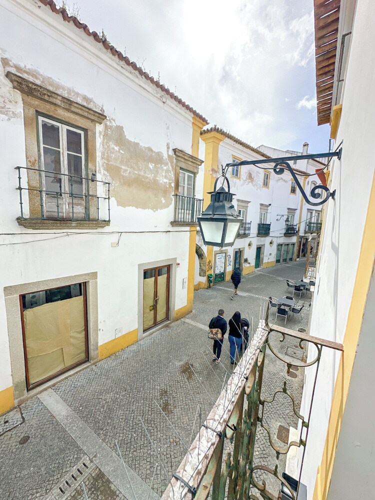 Largo Inn Suites Evora