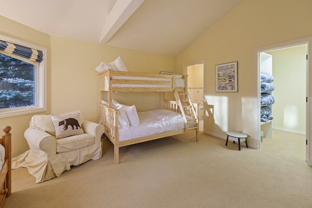 Winners Circle 30 5 Bedroom Home