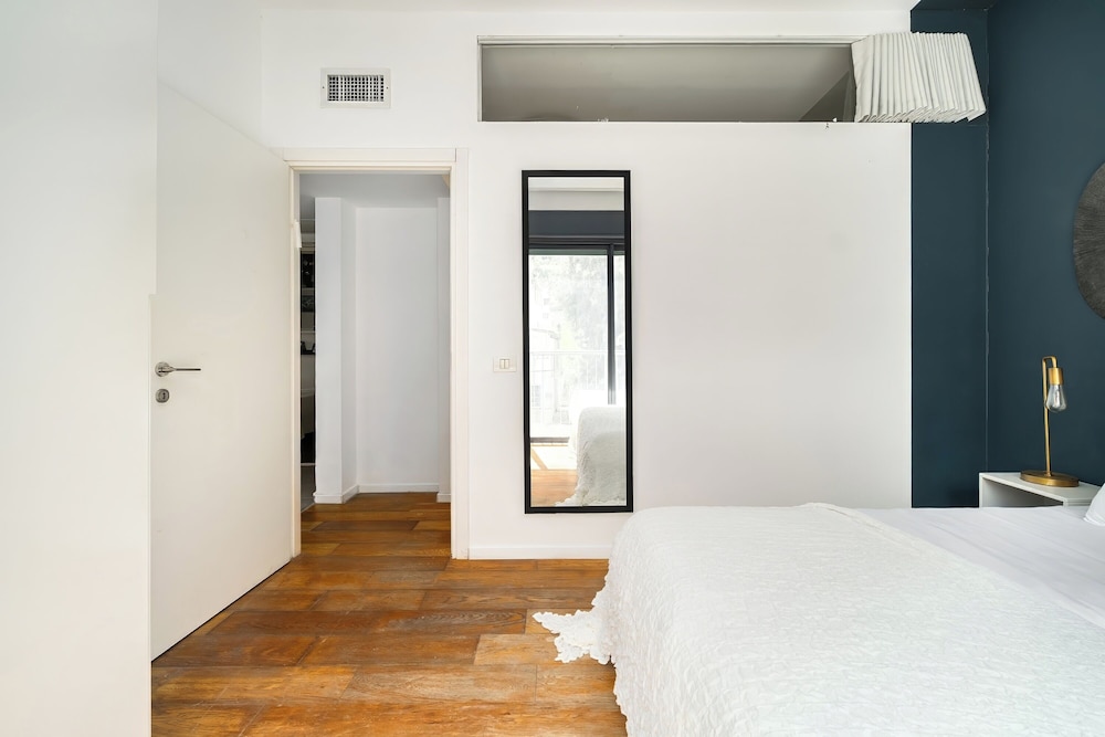 Allenby Urban Living Apartments by Sea N Rent
