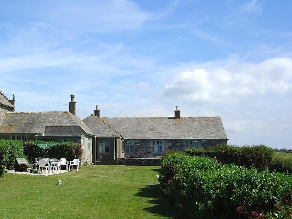 Helston Vacations - Parc An Castle Cottage - Property Image 1