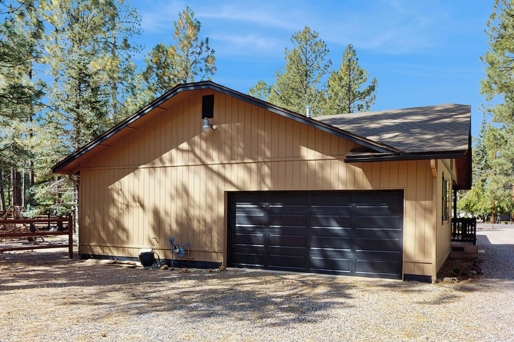 3BR Home Close to Golf, Trails, Lake, & Ski Resort