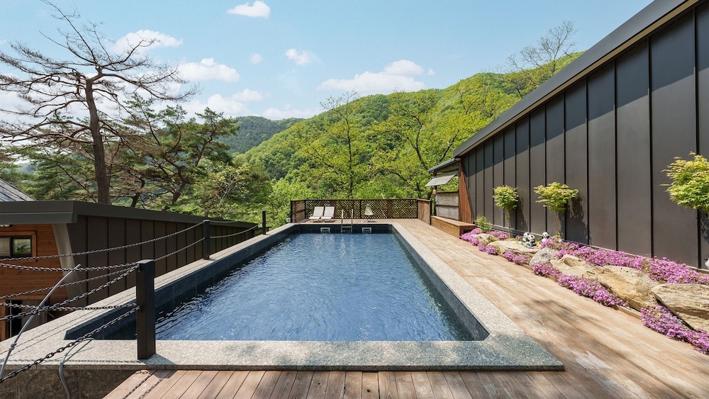 Gapyeong On The Hill Pool Villa
