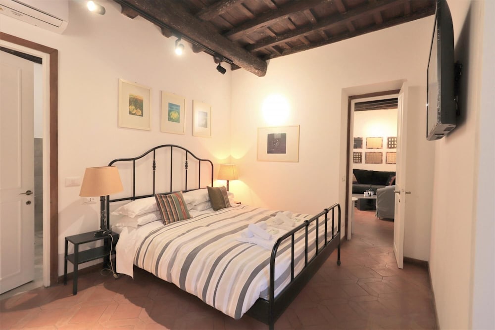 Lovely Navona Apartment