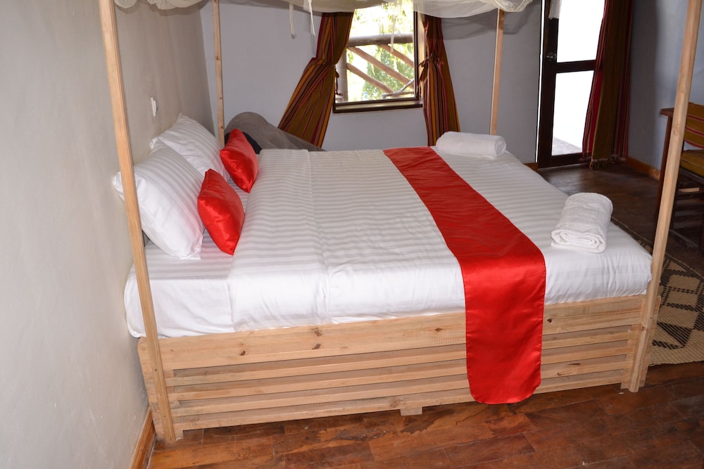 Bunyonyi Apple Farm Stay view 4