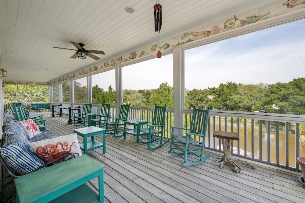 This Vibrant Family Home Features 8 Bedrooms, And 8 Bathrooms, Ocean And Creek Views Home by Peace Vacations view 5