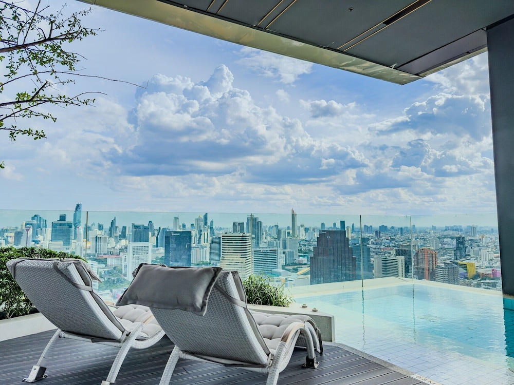 New City Condo in Central Bangkok Siam Paragon · Central World
