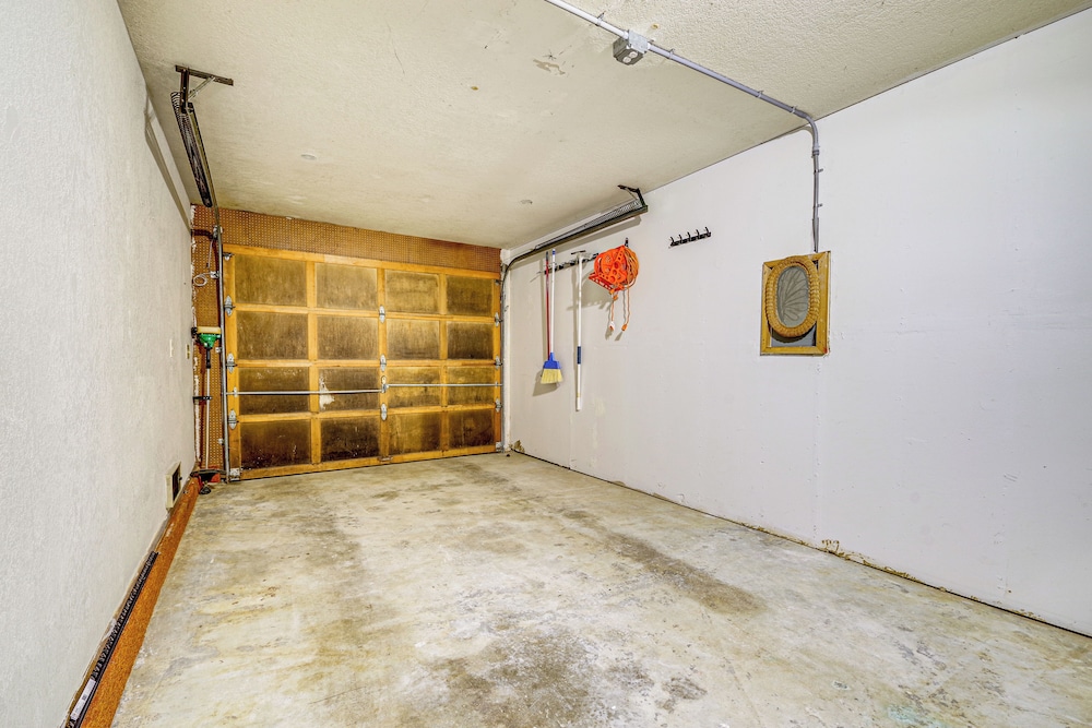 Walk to Lake Stevens: Duplex w/ Fire Pit!