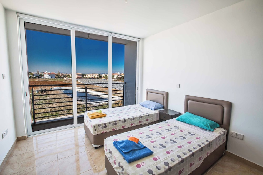 Protaras Pearl Pe16