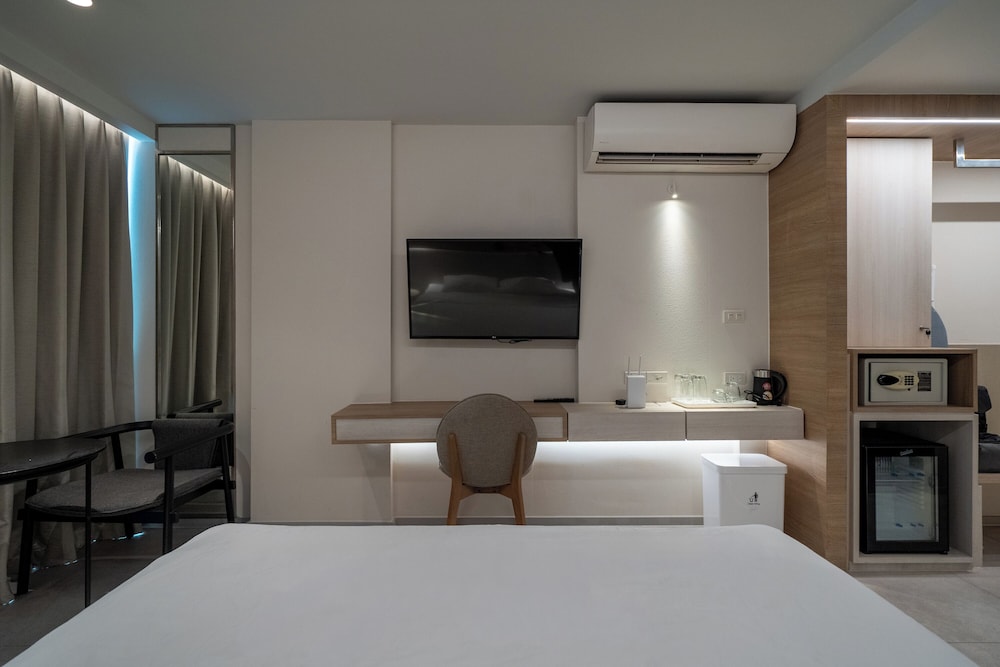 Bluphere residence by Prop Hopper