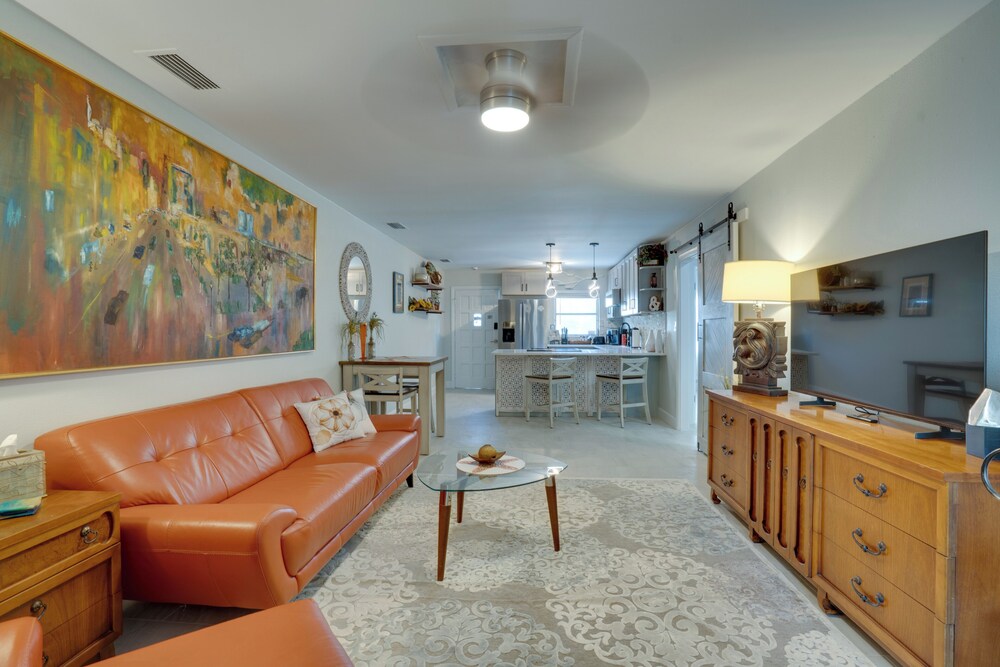 Walk to Redington Beach: Renovated Duplex w/ Patio