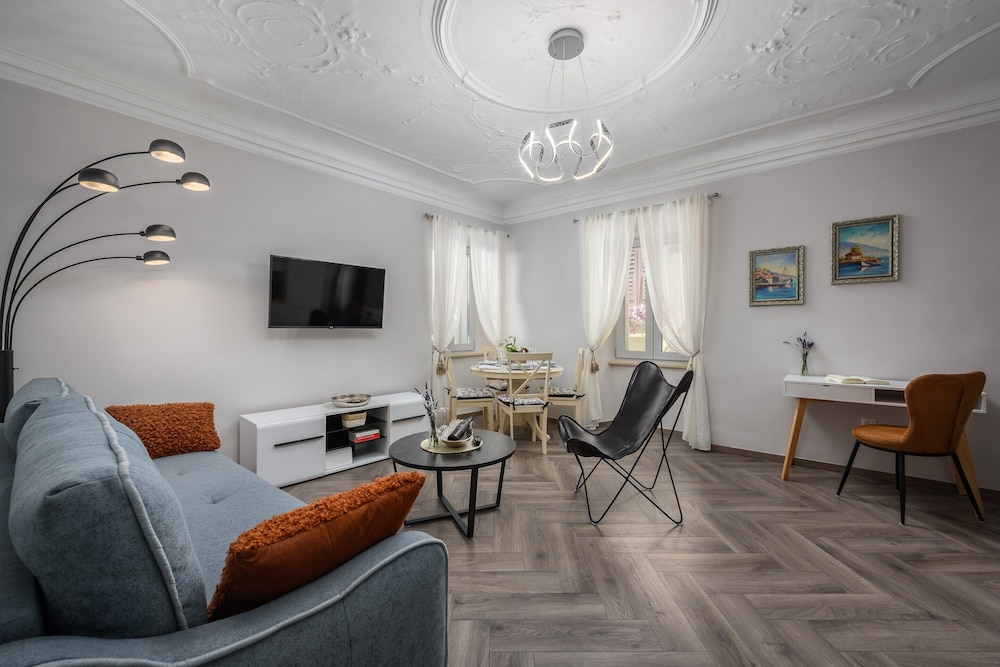 Modern Apartment in City Center