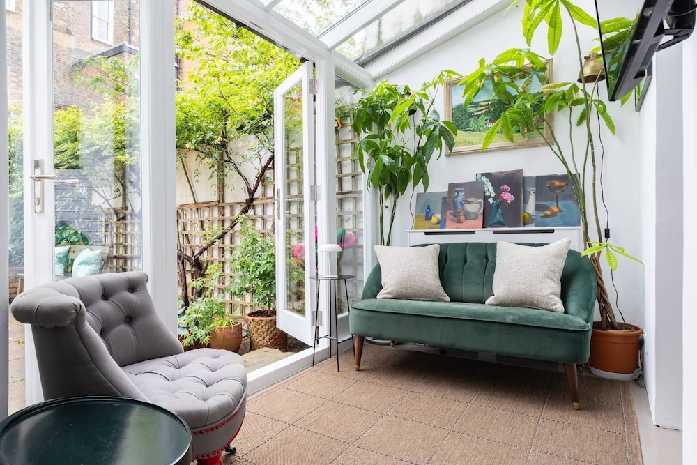 Alderney Street V by Onefinestay