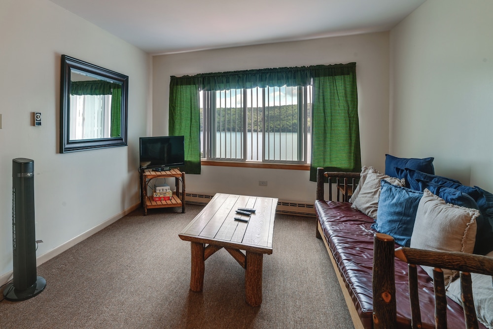 The Perch: Lakefront Cooperstown Apt