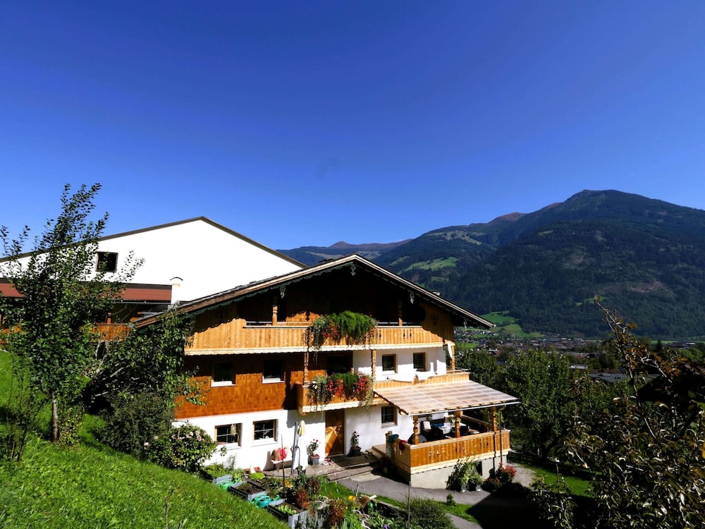Apartment in Fugen Near Spieljochbahn