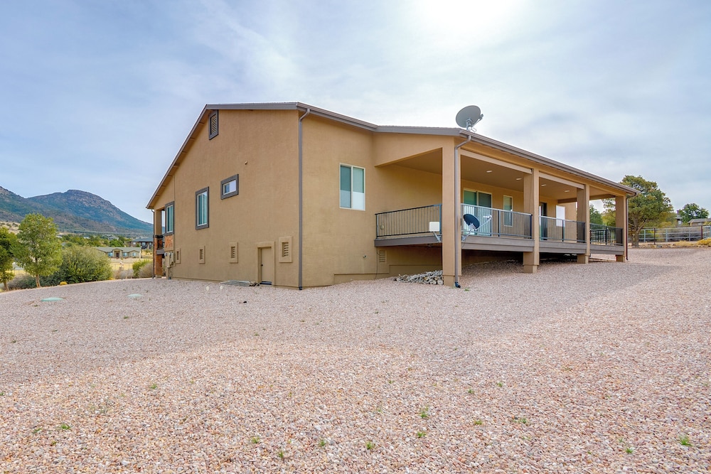 Winter Haven w/ Mtn Views in Prescott Valley
