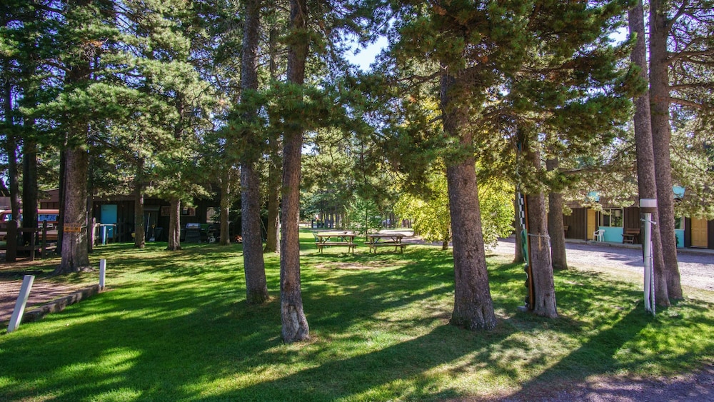Mountain Pine Motel