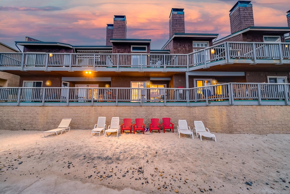 Luxury Oceanfront Condo With Private Beach Access