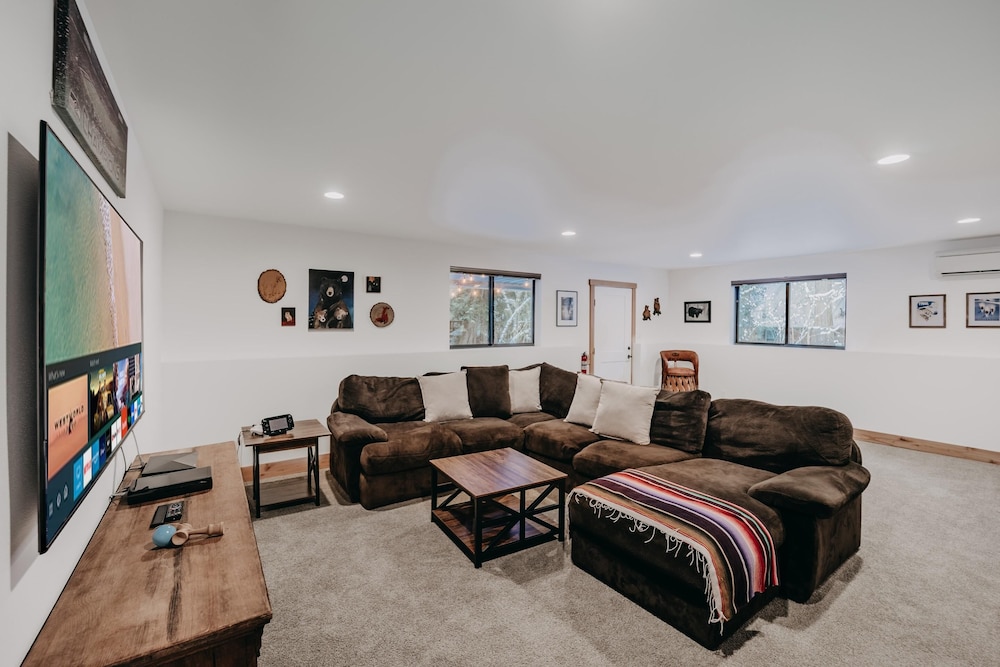Mt Baker Rim Cabin 50 With Wifi, Hot Tub and Air Conditioning